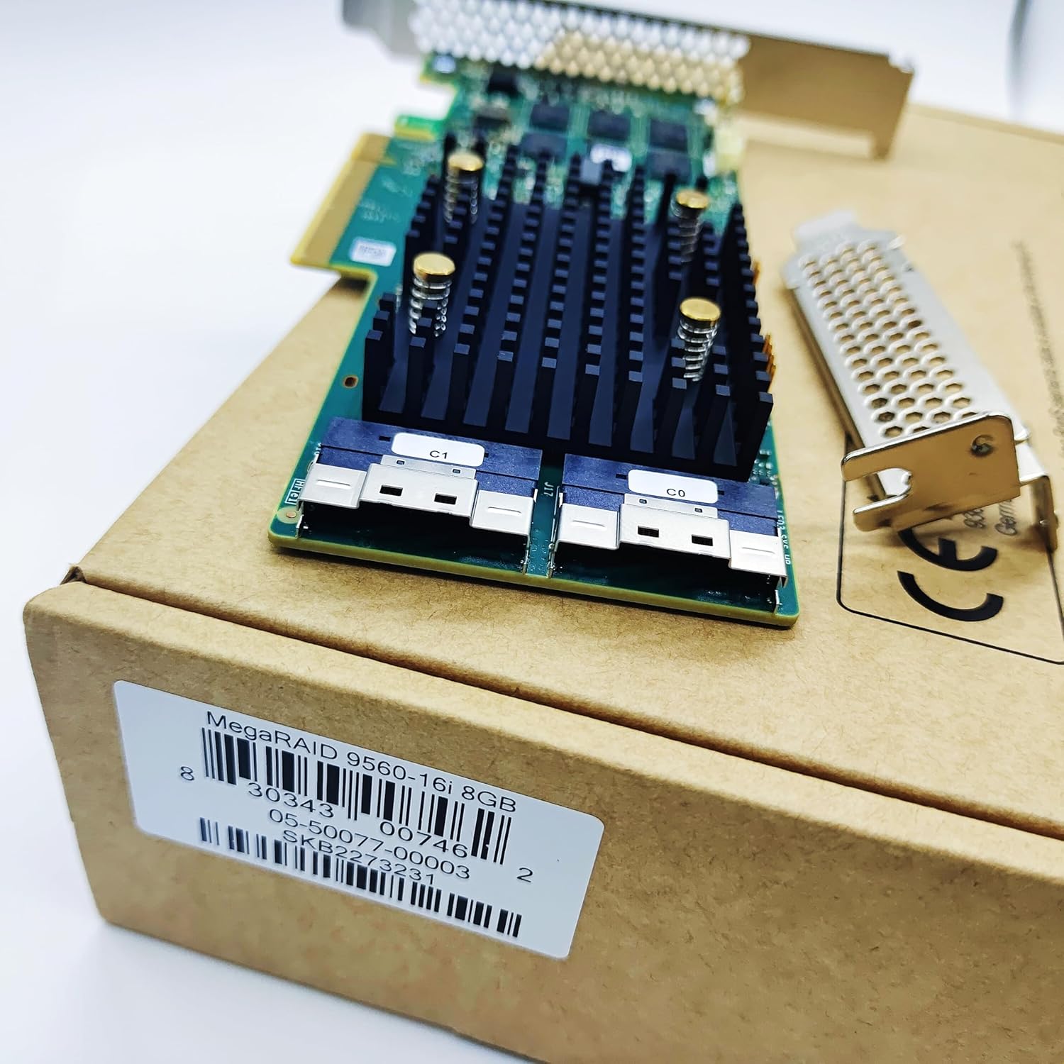 9560-16I - Broadcom SAS 12Gb/s SATA PCI Express 4.0 x 8 Tri-Mode Raid Controller