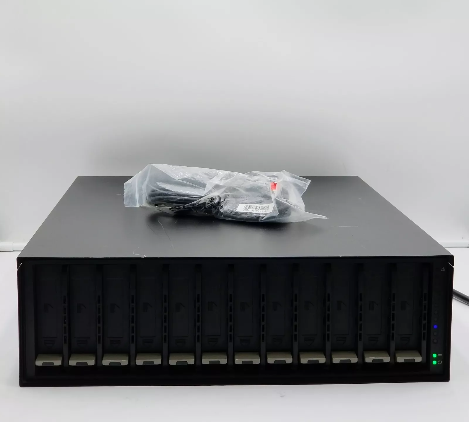 Drobo B1200i DR-B1200I-1A21-72 12-Bay 72TB iSCSI NAS Storage Array