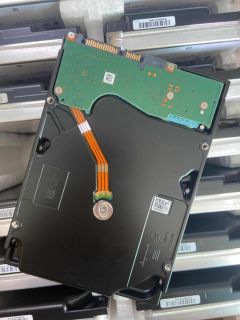 IBM 81Y2464 900GB 10000RPM SAS 6Gb/s 64MB Cache 2.5-Inch Hard Drive