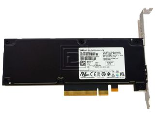 WUS4BB076D7P3E3 High-Speed Storage Drive for Data Centers