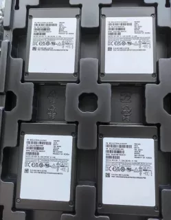 Samsung PM1653 High-Capacity SSD for Advanced Data Storage Solutions