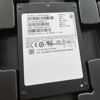 MZILT1T9HBJR-00007 Samsung 2TB NVMe SSD for High-Speed Storage
